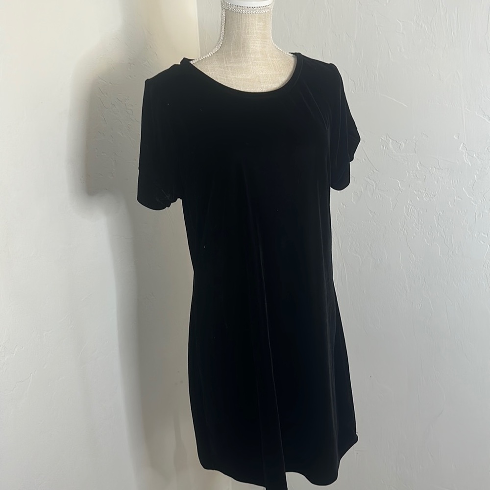 Black velvet short sleeve midi dress size M/L